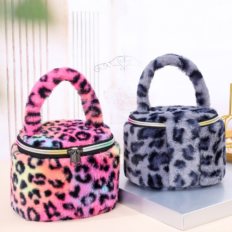 Make-uptas met grote capacitei - Travel Accessories Needed recensie en prijs